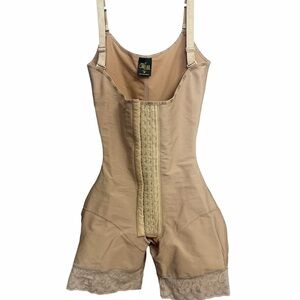 Fajas Gama Alta Beige Shapewear Bodysuit